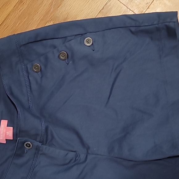 Isaac Mizrahi Shorts - Picture 3 of 4